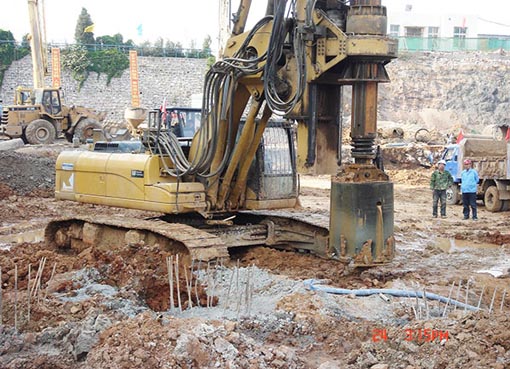 星樂道歡樂城堡樁基礎(chǔ)及土方工程